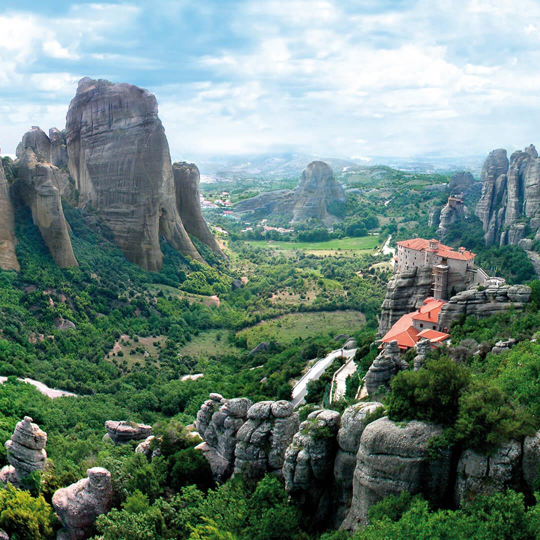 Luxury tours with Black Leader Athens