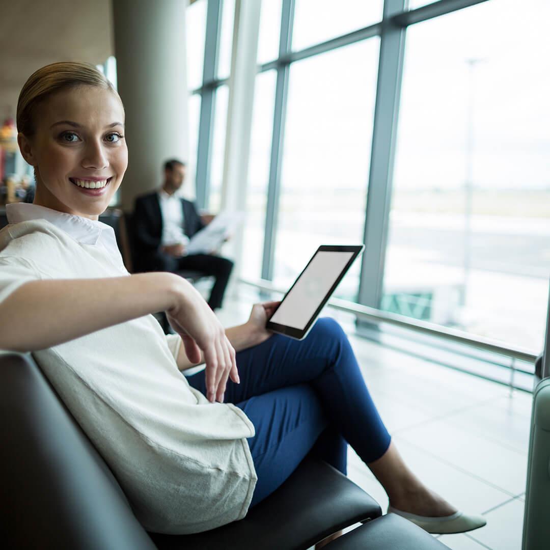 Luxury transfer with Black Leader Athens